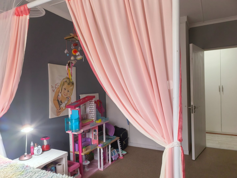4 Bedroom Property for Sale in Heather Park Western Cape